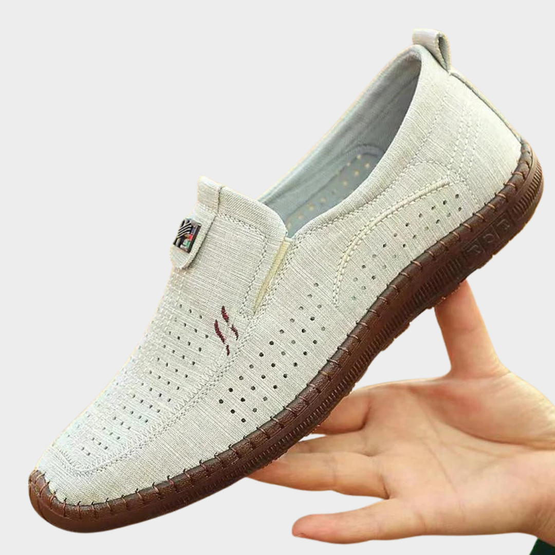 Men’s Casual Slip-On Shoes – Breathable Fabric – Soft Sole Comfort – Lightweight Walking Design – Simple Everyday Style – Multiple Colours