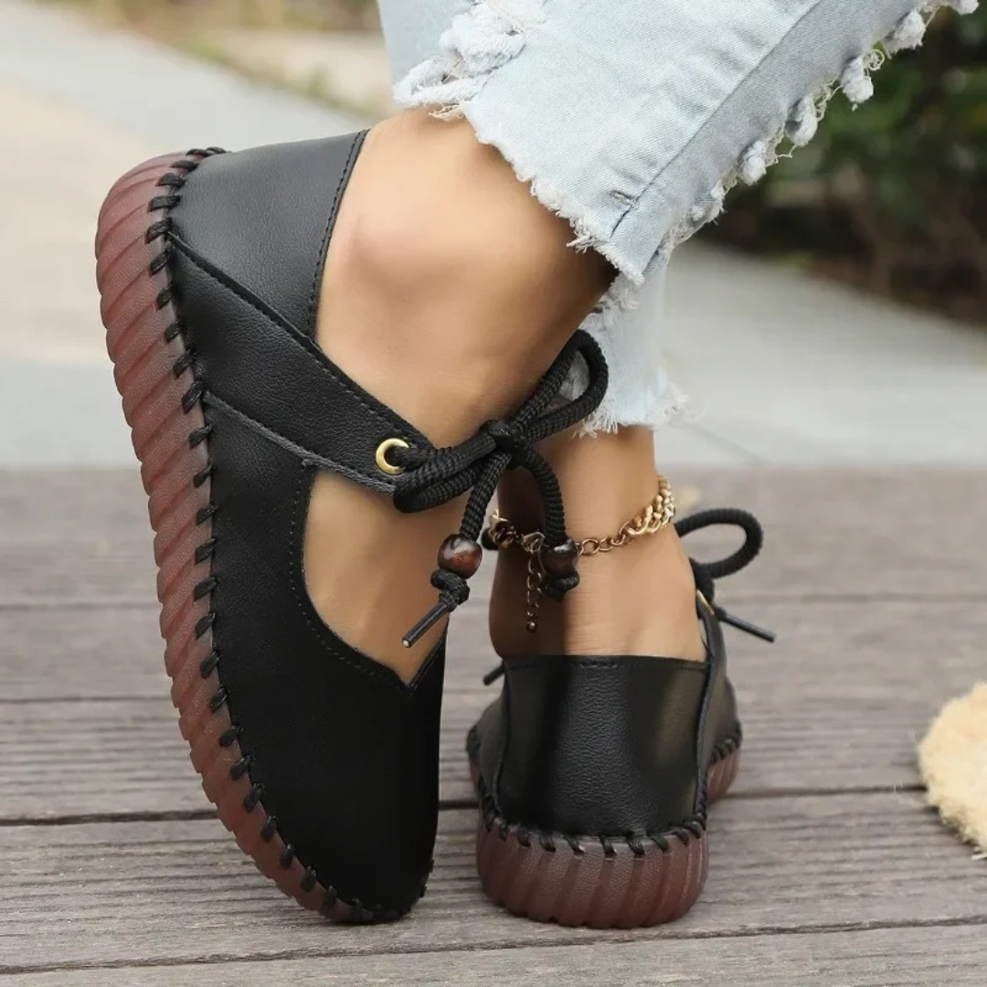 Women’s Casual Lace-Up Flat Sneakers – Lightweight Walking Trainers – Sporty Breathable Design – Multiple Colours