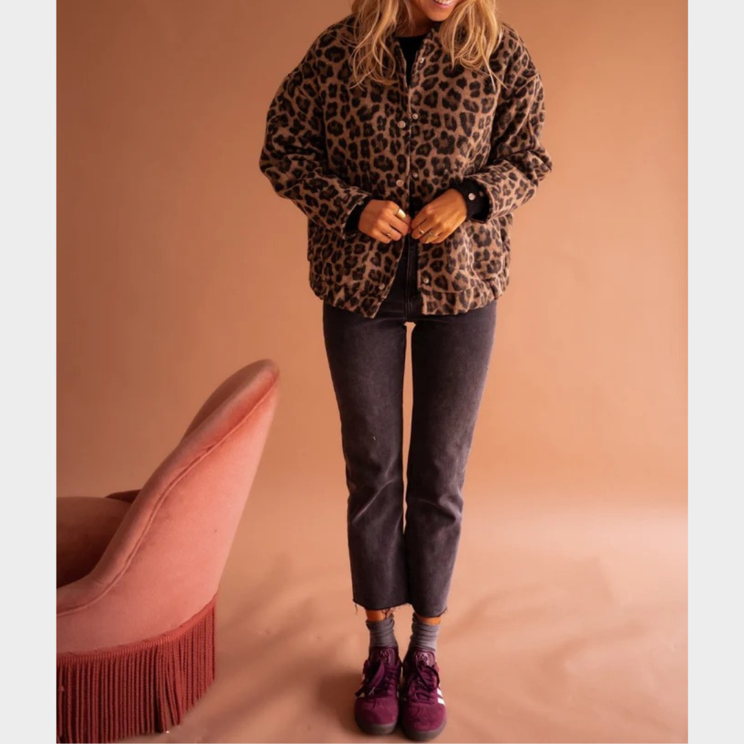 Women’s Trendy Print Jacket – Lightweight Fashion Outerwear with Versatile Fit – Leopard